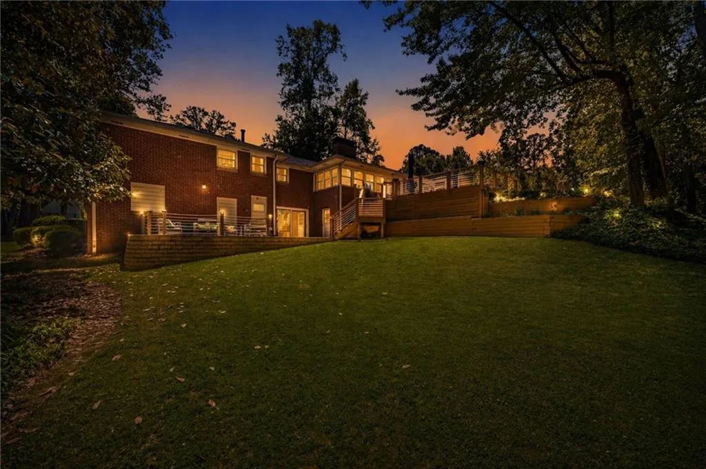 495 Riverside Parkway, Atlanta, Georgia 30328, 5 Bedrooms Bedrooms, ,3 BathroomsBathrooms,Residential,For Sale,495 Riverside Parkway,7756837