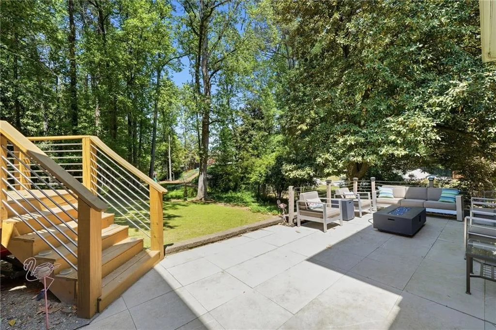 495 Riverside Parkway, Atlanta, Georgia 30328, 5 Bedrooms Bedrooms, ,3 BathroomsBathrooms,Residential,For Sale,495 Riverside Parkway,7756837