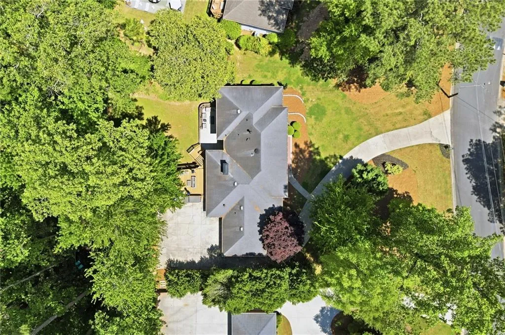 495 Riverside Parkway, Atlanta, Georgia 30328, 5 Bedrooms Bedrooms, ,3 BathroomsBathrooms,Residential,For Sale,495 Riverside Parkway,7756837