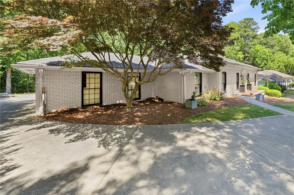 495 Riverside Parkway, Atlanta, Georgia 30328, 5 Bedrooms Bedrooms, ,3 BathroomsBathrooms,Residential,For Sale,495 Riverside Parkway,7756837