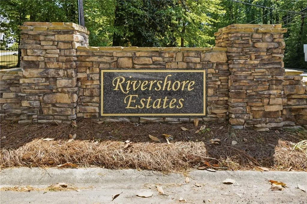495 Riverside Parkway, Atlanta, Georgia 30328, 5 Bedrooms Bedrooms, ,3 BathroomsBathrooms,Residential,For Sale,495 Riverside Parkway,7756837