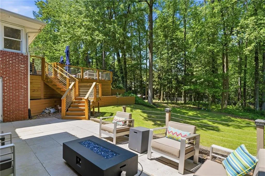 495 Riverside Parkway, Atlanta, Georgia 30328, 5 Bedrooms Bedrooms, ,3 BathroomsBathrooms,Residential,For Sale,495 Riverside Parkway,7756837