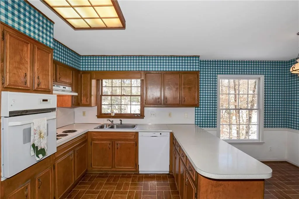 495 Tanacrest Circle Nw, Sandy Springs, Georgia 30328, 4 Bedrooms Bedrooms, ,2 BathroomsBathrooms,Residential,Sold,495 Tanacrest Circle Nw,5959583