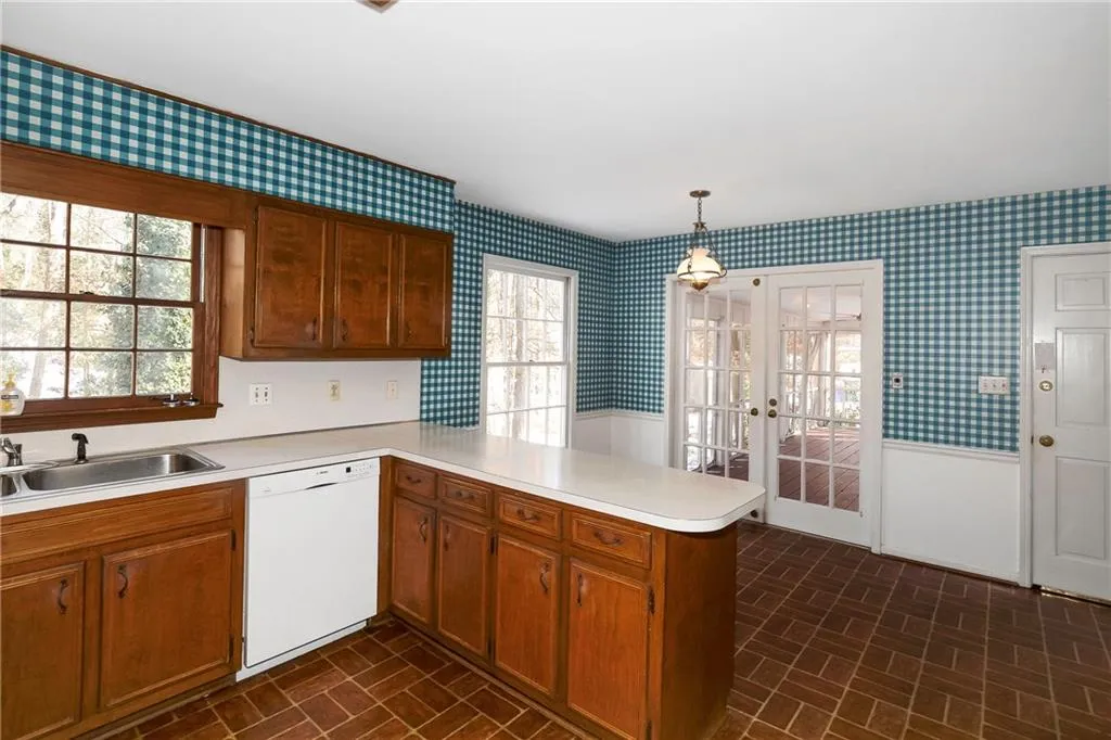 495 Tanacrest Circle Nw, Sandy Springs, Georgia 30328, 4 Bedrooms Bedrooms, ,2 BathroomsBathrooms,Residential,Sold,495 Tanacrest Circle Nw,5959583