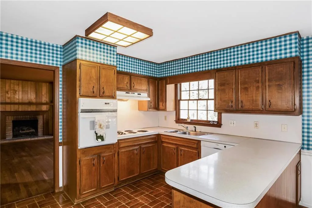 495 Tanacrest Circle Nw, Sandy Springs, Georgia 30328, 4 Bedrooms Bedrooms, ,2 BathroomsBathrooms,Residential,Sold,495 Tanacrest Circle Nw,5959583