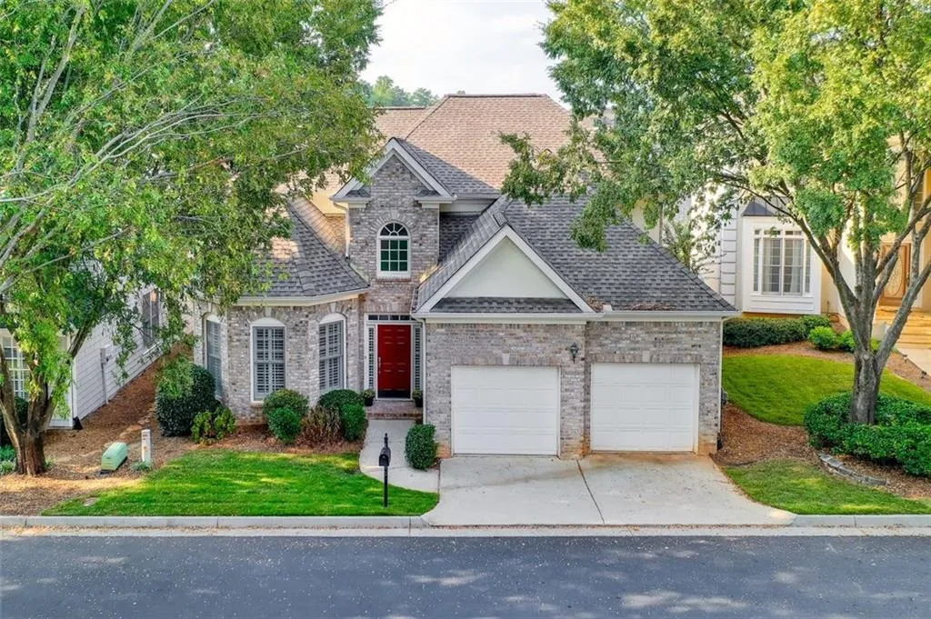 6225 Glen Oaks Lane, Sandy Springs, Georgia 30328, 4 Bedrooms Bedrooms, ,3 BathroomsBathrooms,Residential,Sold,6225 Glen Oaks Lane,6626175