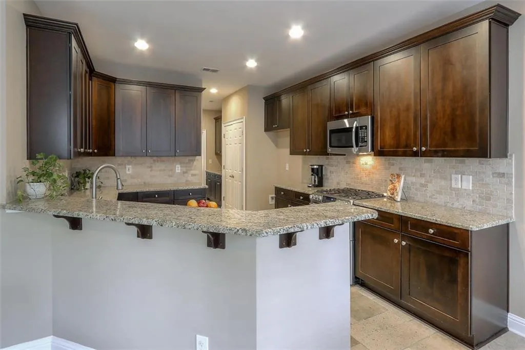 6225 Glen Oaks Lane, Sandy Springs, Georgia 30328, 4 Bedrooms Bedrooms, ,3 BathroomsBathrooms,Residential,Sold,6225 Glen Oaks Lane,6626175