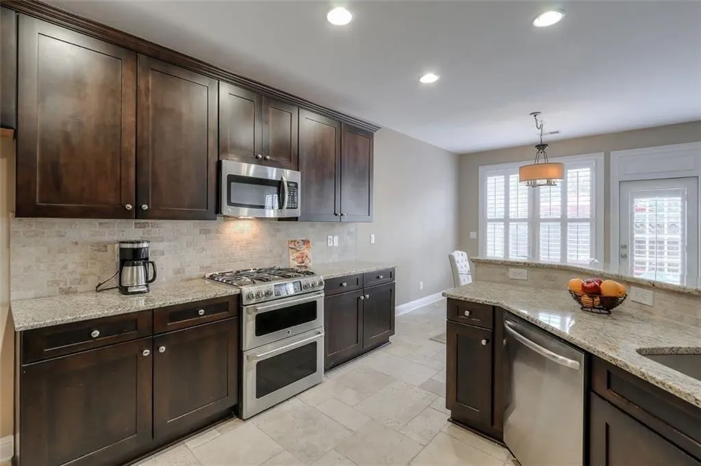 6225 Glen Oaks Lane, Sandy Springs, Georgia 30328, 4 Bedrooms Bedrooms, ,3 BathroomsBathrooms,Residential,Sold,6225 Glen Oaks Lane,6626175