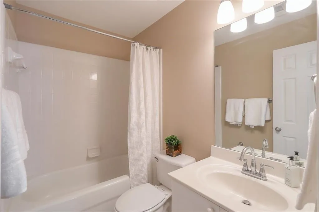 6225 Glen Oaks Lane, Sandy Springs, Georgia 30328, 4 Bedrooms Bedrooms, ,3 BathroomsBathrooms,Residential,Sold,6225 Glen Oaks Lane,6626175