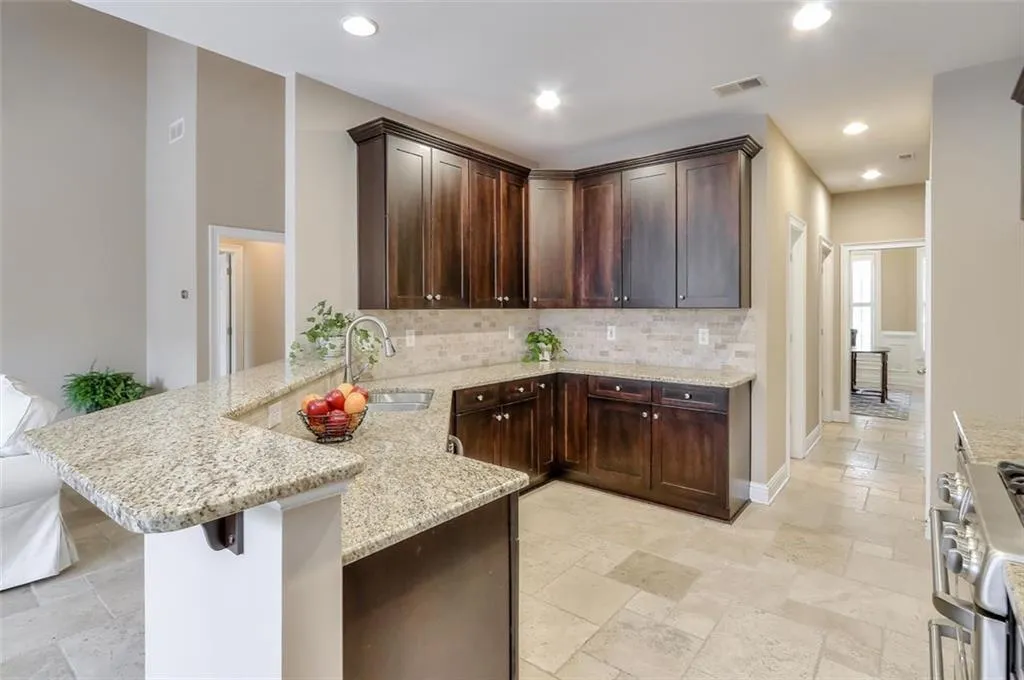 6225 Glen Oaks Lane, Sandy Springs, Georgia 30328, 4 Bedrooms Bedrooms, ,3 BathroomsBathrooms,Residential,Sold,6225 Glen Oaks Lane,6626175