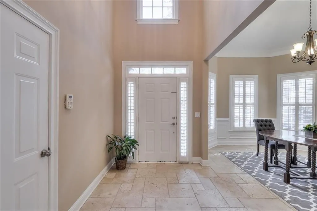 6225 Glen Oaks Lane, Sandy Springs, Georgia 30328, 4 Bedrooms Bedrooms, ,3 BathroomsBathrooms,Residential,Sold,6225 Glen Oaks Lane,6626175