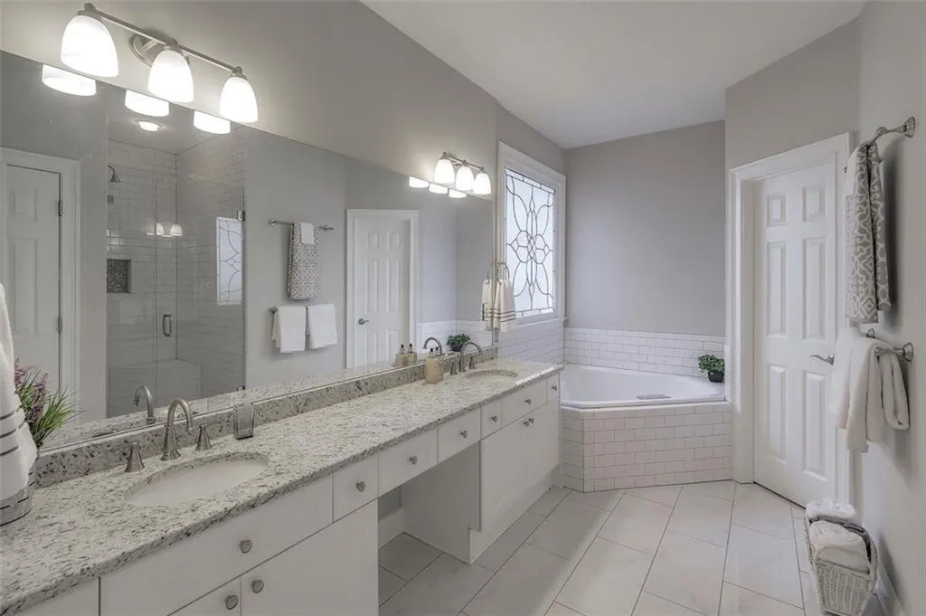 6225 Glen Oaks Lane, Sandy Springs, Georgia 30328, 4 Bedrooms Bedrooms, ,3 BathroomsBathrooms,Residential,Sold,6225 Glen Oaks Lane,6626175