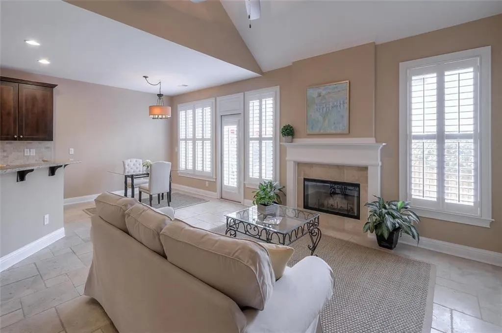 6225 Glen Oaks Lane, Sandy Springs, Georgia 30328, 4 Bedrooms Bedrooms, ,3 BathroomsBathrooms,Residential,Sold,6225 Glen Oaks Lane,6626175