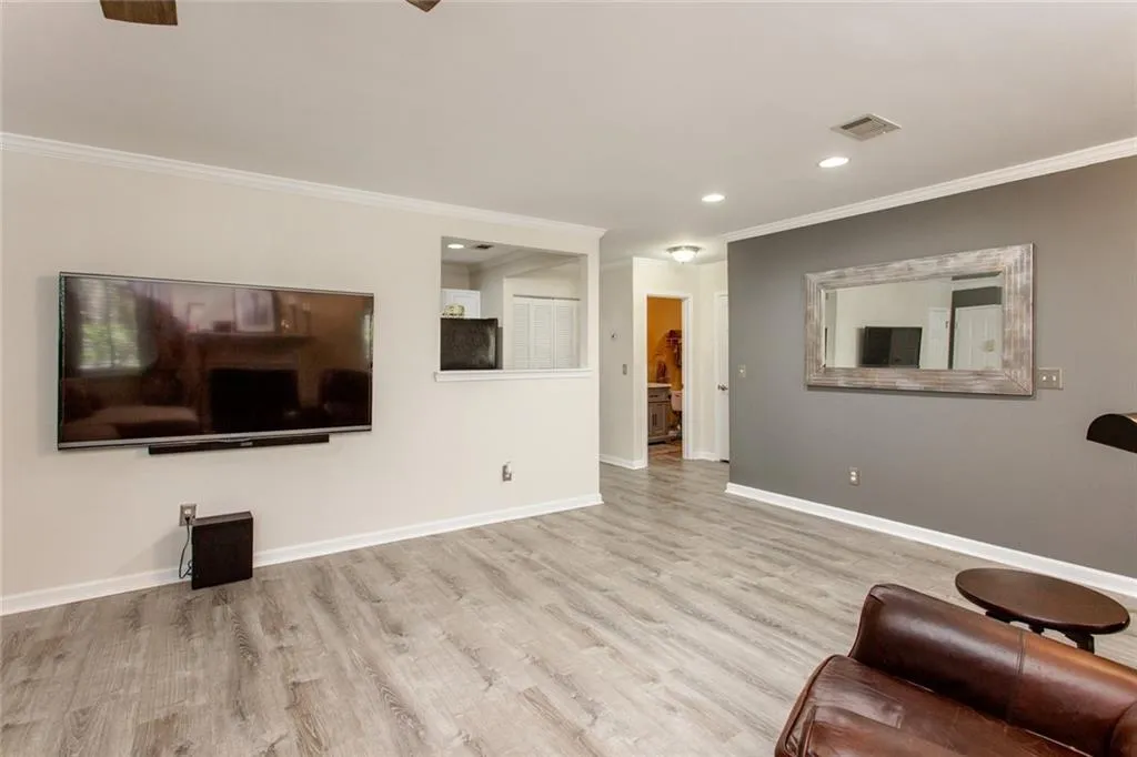 4006 Wingate Way, Sandy Springs, Georgia 30350, 1 Bedroom Bedrooms, ,1 BathroomBathrooms,Residential,Sold,4006 Wingate Way,6804356