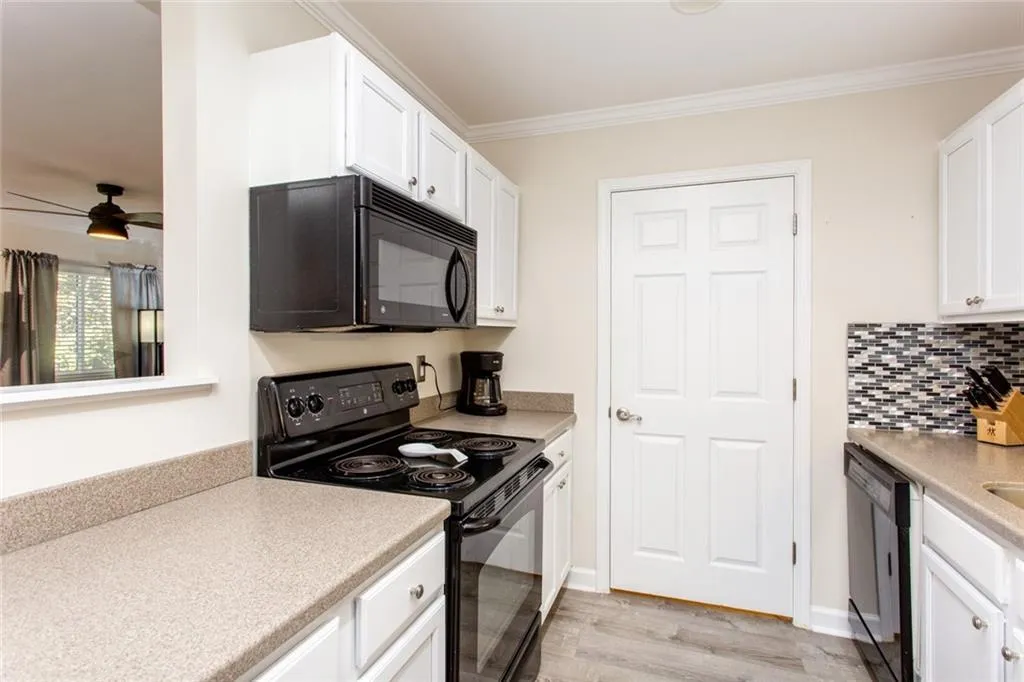 4006 Wingate Way, Sandy Springs, Georgia 30350, 1 Bedroom Bedrooms, ,1 BathroomBathrooms,Residential,Sold,4006 Wingate Way,6804356
