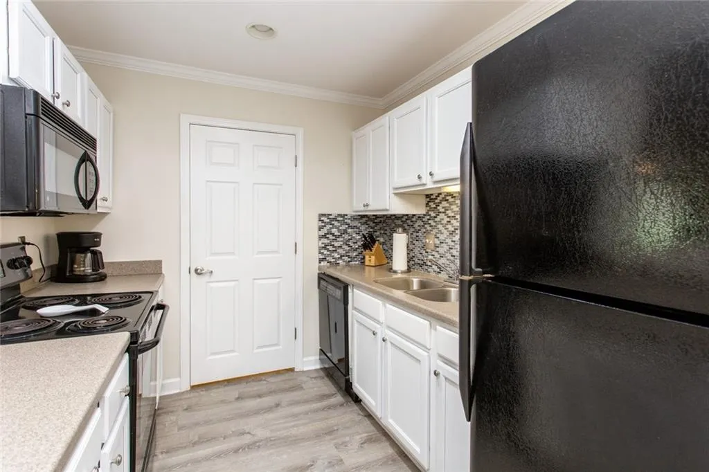 4006 Wingate Way, Sandy Springs, Georgia 30350, 1 Bedroom Bedrooms, ,1 BathroomBathrooms,Residential,Sold,4006 Wingate Way,6804356