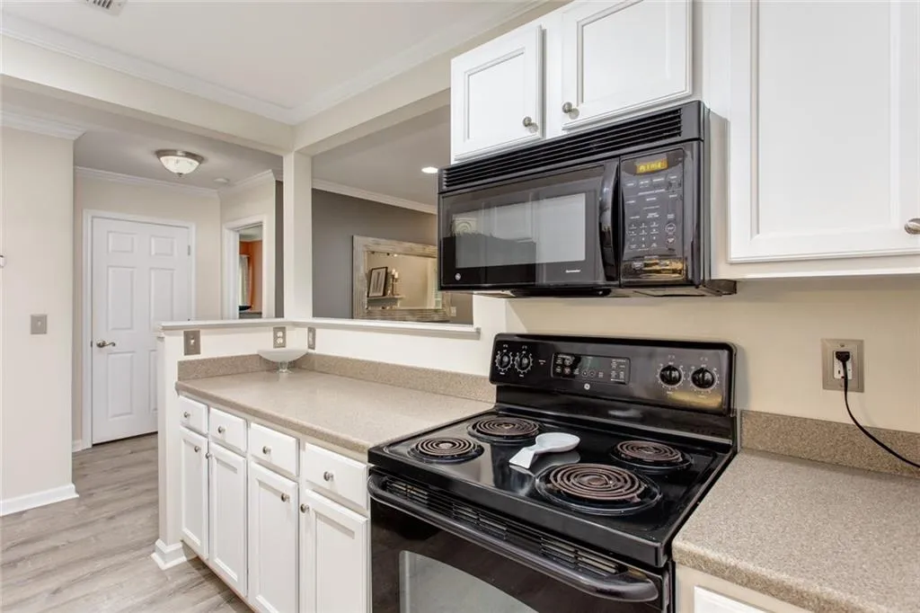 4006 Wingate Way, Sandy Springs, Georgia 30350, 1 Bedroom Bedrooms, ,1 BathroomBathrooms,Residential,Sold,4006 Wingate Way,6804356