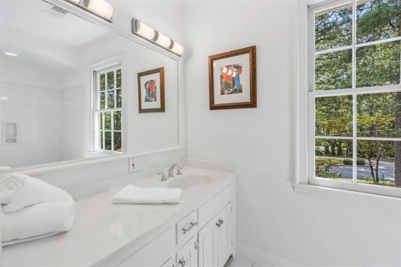 715 Tanglewood Trail, Sandy Springs, Georgia 30327, 5 Bedrooms Bedrooms, ,4 BathroomsBathrooms,Residential,Sold,715 Tanglewood Trail,6852087