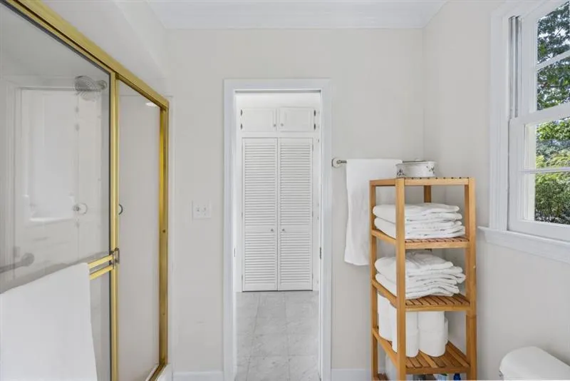 715 Tanglewood Trail, Sandy Springs, Georgia 30327, 5 Bedrooms Bedrooms, ,4 BathroomsBathrooms,Residential,Sold,715 Tanglewood Trail,6852087