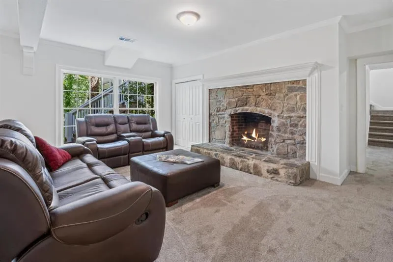 715 Tanglewood Trail, Sandy Springs, Georgia 30327, 5 Bedrooms Bedrooms, ,4 BathroomsBathrooms,Residential,Sold,715 Tanglewood Trail,6852087