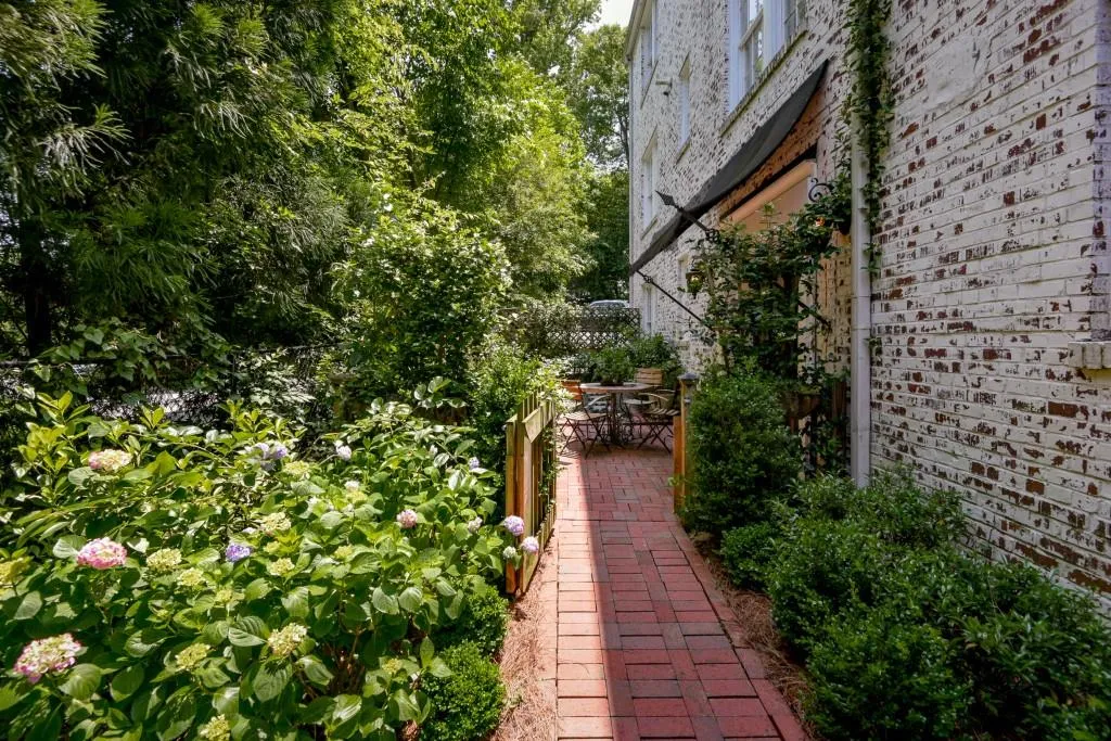 65 Peachtree Memorial Drive Unit 5, Atlanta, Georgia 30309, 2 Bedrooms Bedrooms, ,2 BathroomsBathrooms,Residential,Sold,65 Peachtree Memorial Drive Unit 5,5695257
