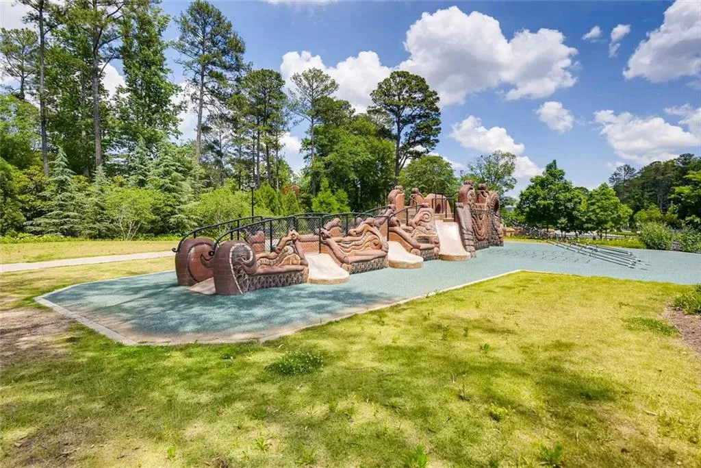 6570 Burdett Drive, Atlanta, Georgia 30328, 3 Bedrooms Bedrooms, ,2 BathroomsBathrooms,Residential,Sold,6570 Burdett Drive,7351624