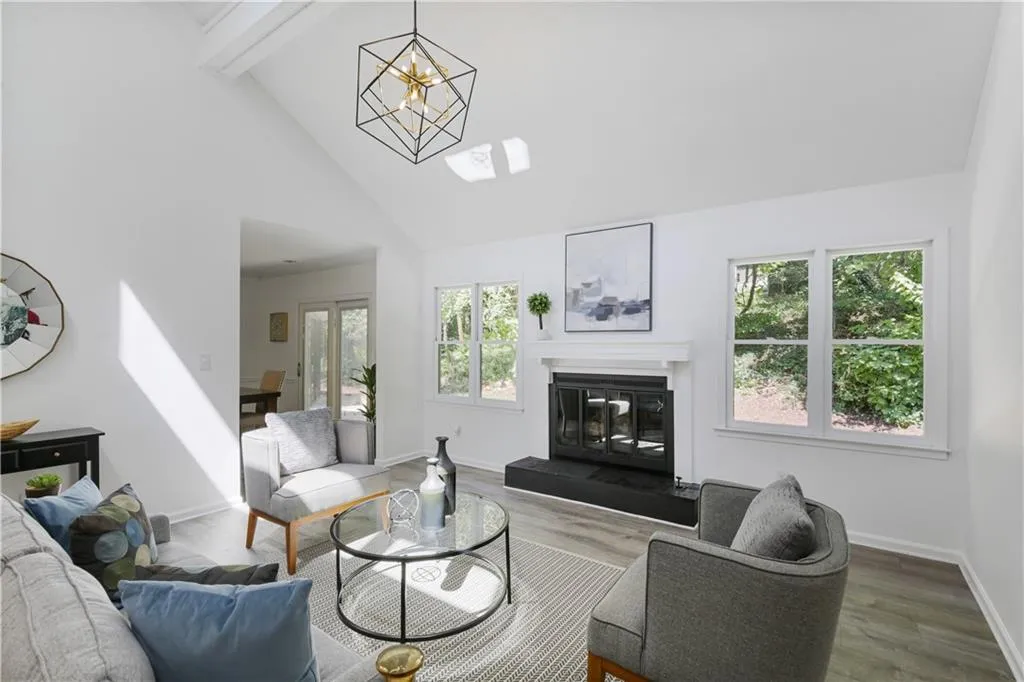 6570 Burdett Drive, Atlanta, Georgia 30328, 3 Bedrooms Bedrooms, ,2 BathroomsBathrooms,Residential,Sold,6570 Burdett Drive,7351624