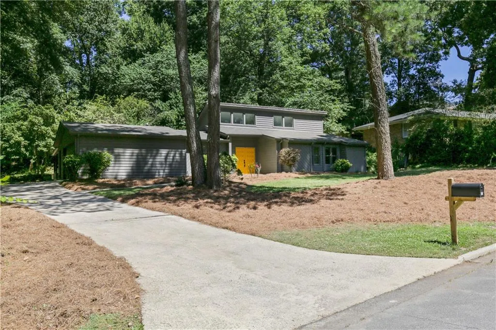 6570 Burdett Drive, Atlanta, Georgia 30328, 3 Bedrooms Bedrooms, ,2 BathroomsBathrooms,Residential,Sold,6570 Burdett Drive,7351624