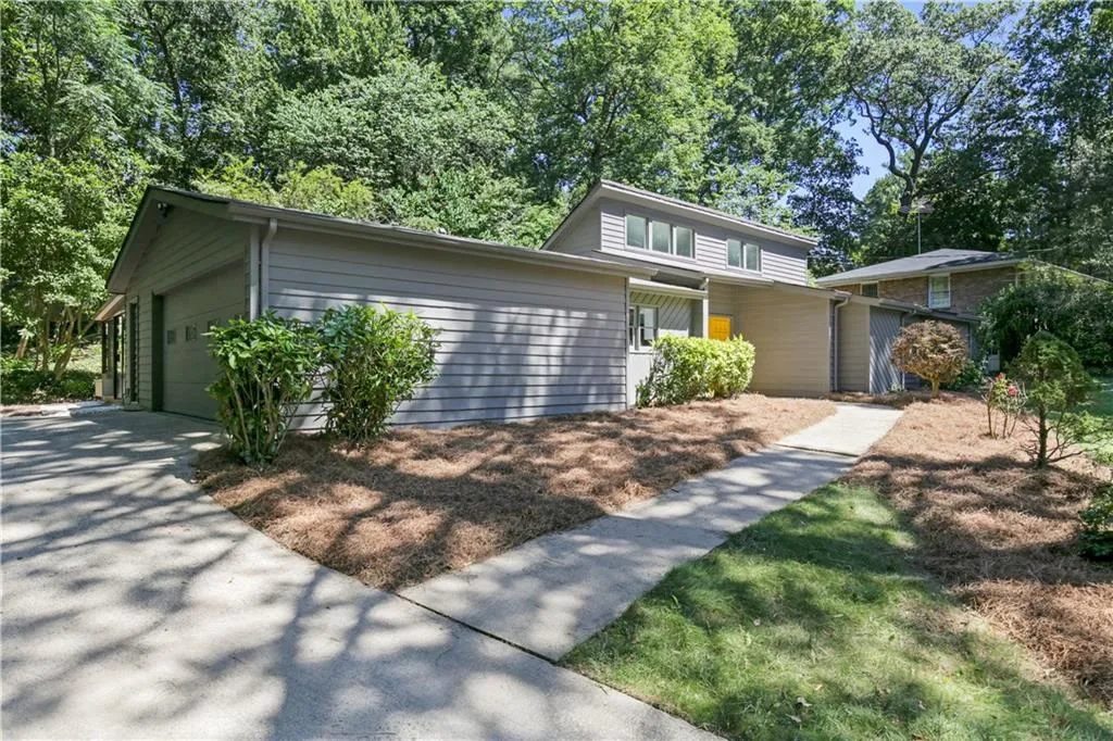 6570 Burdett Drive, Atlanta, Georgia 30328, 3 Bedrooms Bedrooms, ,2 BathroomsBathrooms,Residential,Sold,6570 Burdett Drive,7351624