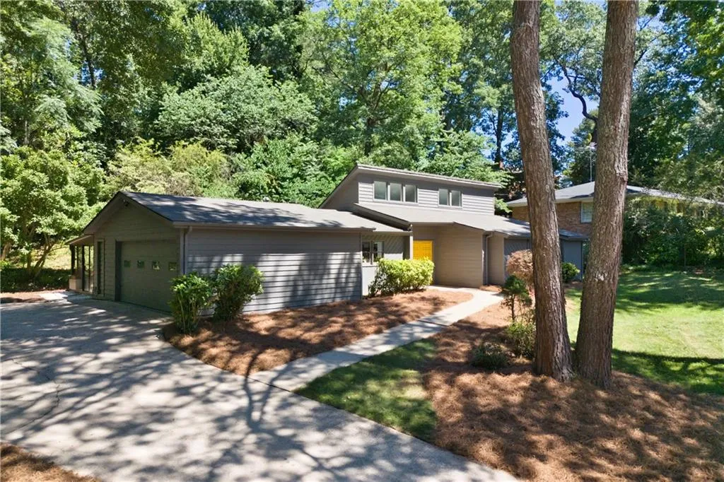 6570 Burdett Drive, Atlanta, Georgia 30328, 3 Bedrooms Bedrooms, ,2 BathroomsBathrooms,Residential,Sold,6570 Burdett Drive,7351624