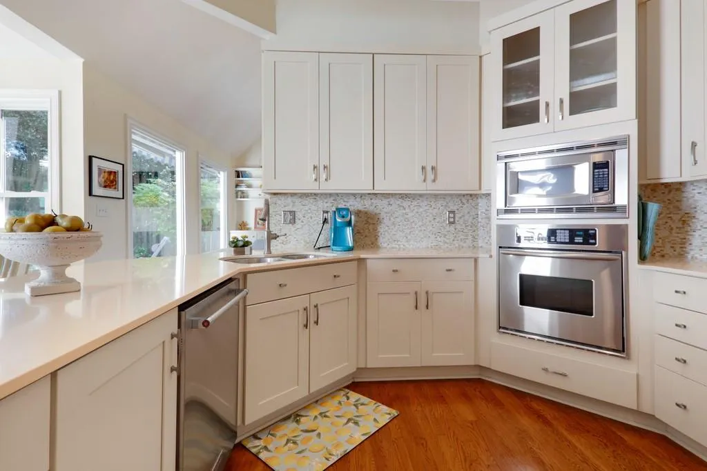 360 Fountain Oaks Lane, Sandy Springs, Georgia 30342, 3 Bedrooms Bedrooms, ,2 BathroomsBathrooms,Residential,Sold,360 Fountain Oaks Lane,6785154