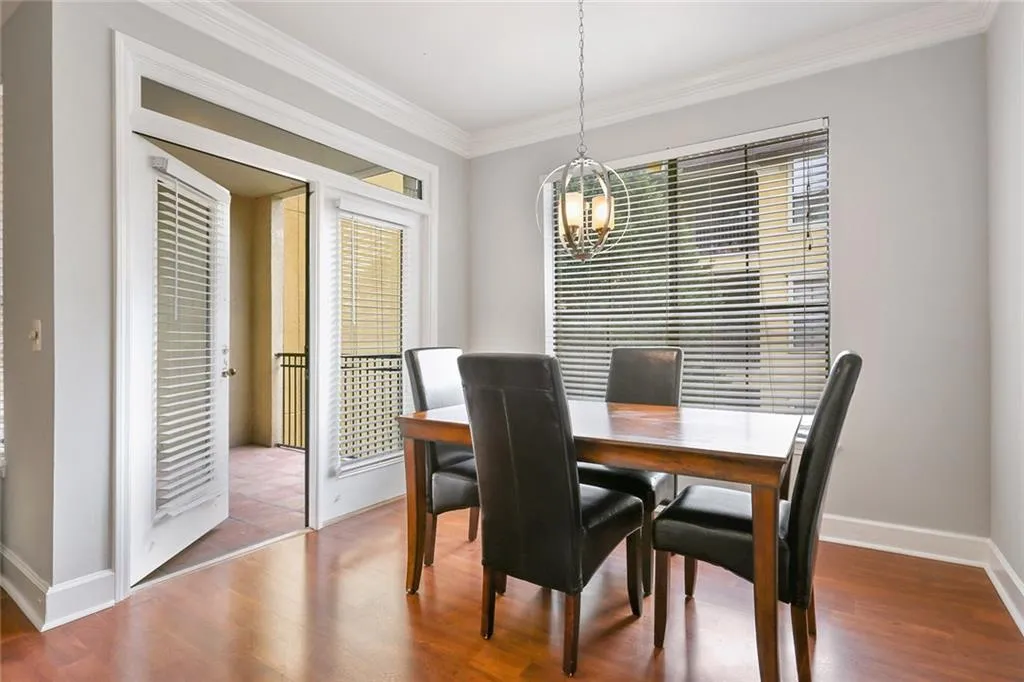 3777 Peachtree Road Ne Unit 1322, Brookhaven, Georgia 30319, 2 Bedrooms Bedrooms, ,2 BathroomsBathrooms,Residential,Sold,3777 Peachtree Road Ne Unit 1322,6123513