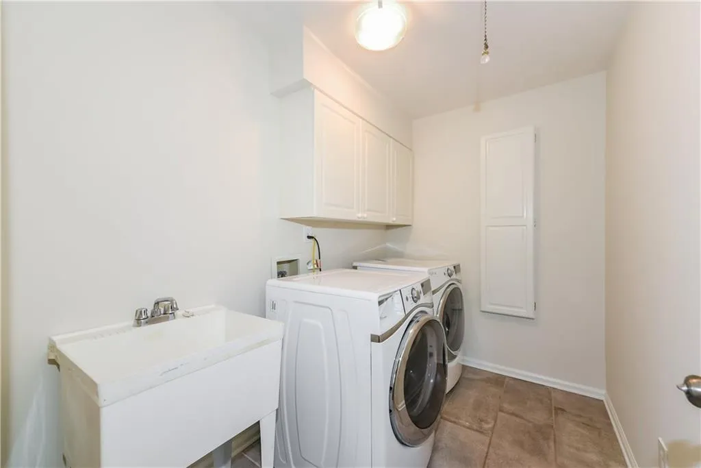345 Craighead Drive, Atlanta, Georgia 30319, 4 Bedrooms Bedrooms, ,3 BathroomsBathrooms,Residential,Sold,345 Craighead Drive,6592549
