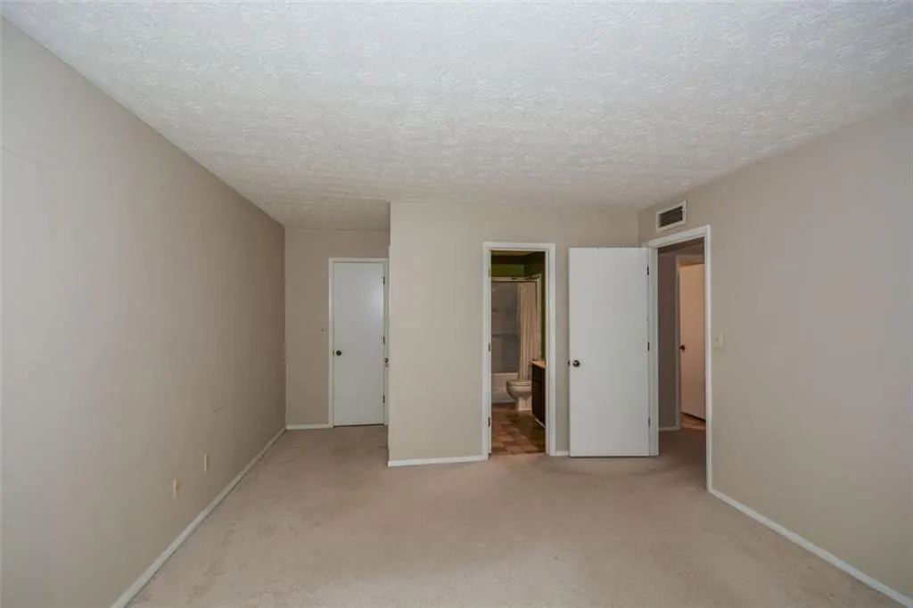 1607 Woodcliff Drive, Sandy Springs, Georgia 30350, 2 Bedrooms Bedrooms, ,2 BathroomsBathrooms,Residential,Sold,1607 Woodcliff Drive,6952680