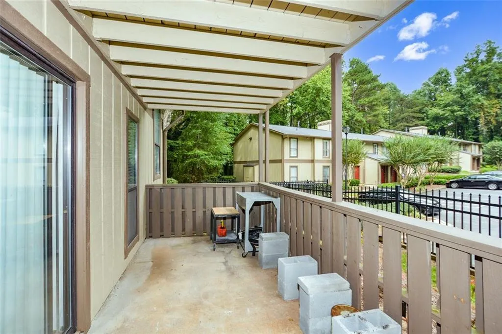 1607 Woodcliff Drive, Sandy Springs, Georgia 30350, 2 Bedrooms Bedrooms, ,2 BathroomsBathrooms,Residential,Sold,1607 Woodcliff Drive,6952680