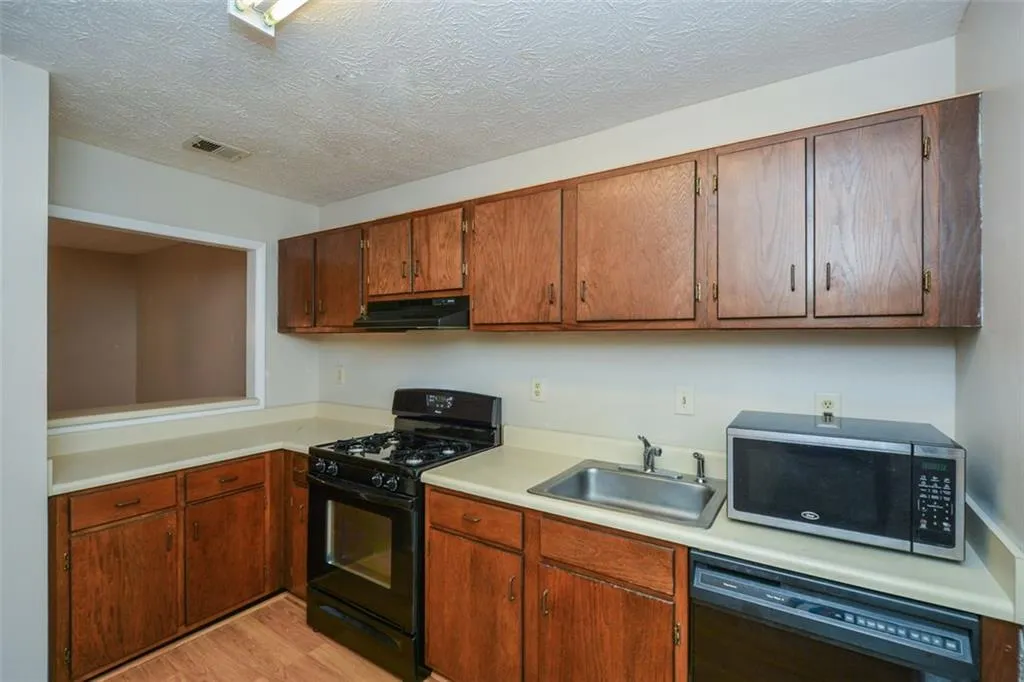 1607 Woodcliff Drive, Sandy Springs, Georgia 30350, 2 Bedrooms Bedrooms, ,2 BathroomsBathrooms,Residential,Sold,1607 Woodcliff Drive,6952680