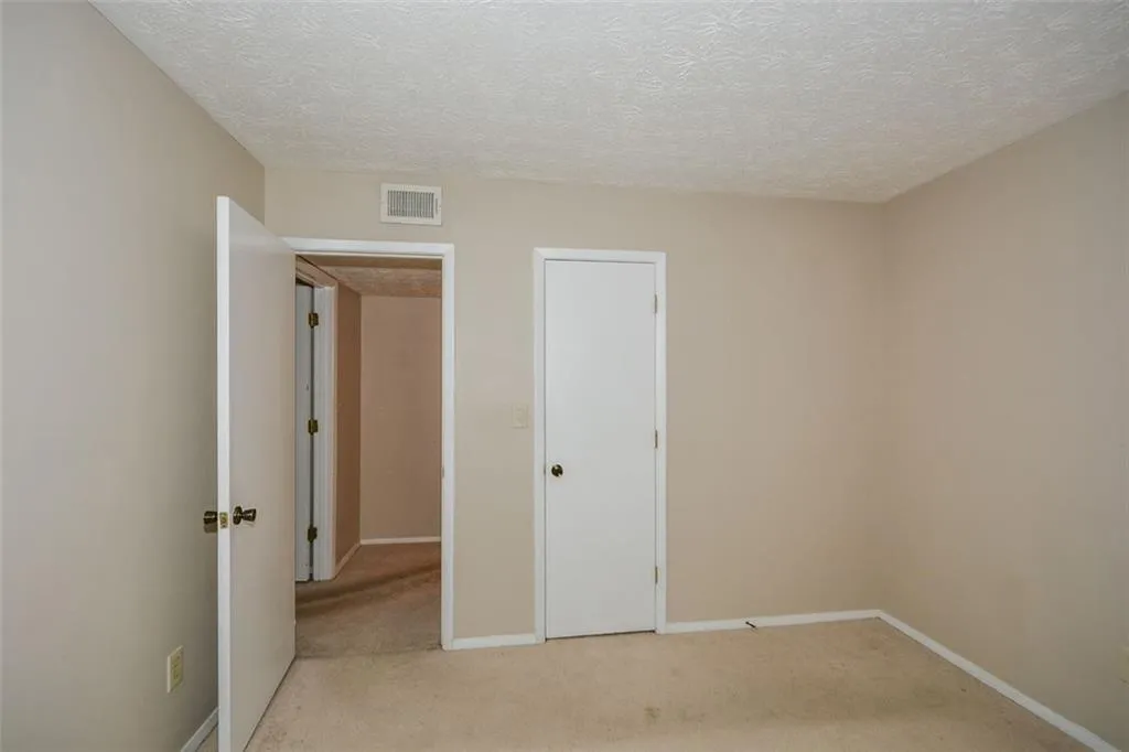 1607 Woodcliff Drive, Sandy Springs, Georgia 30350, 2 Bedrooms Bedrooms, ,2 BathroomsBathrooms,Residential,Sold,1607 Woodcliff Drive,6952680