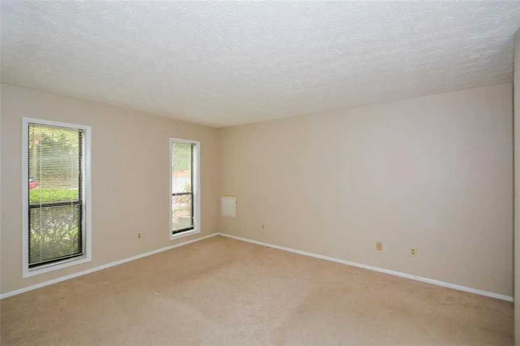 1607 Woodcliff Drive, Sandy Springs, Georgia 30350, 2 Bedrooms Bedrooms, ,2 BathroomsBathrooms,Residential,Sold,1607 Woodcliff Drive,6952680