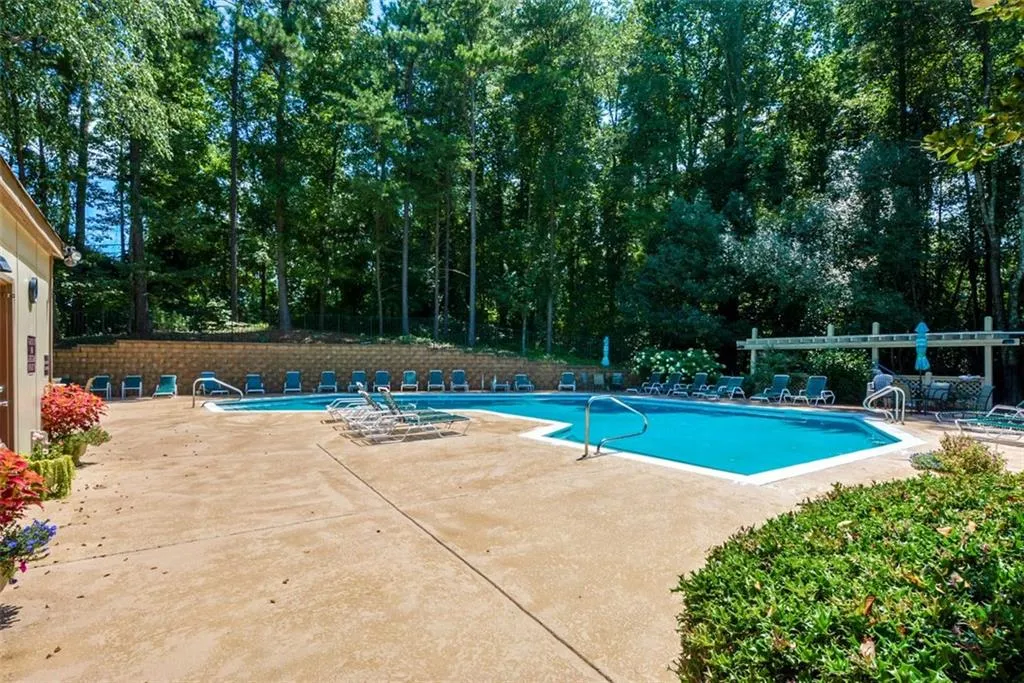 1607 Woodcliff Drive, Sandy Springs, Georgia 30350, 2 Bedrooms Bedrooms, ,2 BathroomsBathrooms,Residential,Sold,1607 Woodcliff Drive,6952680