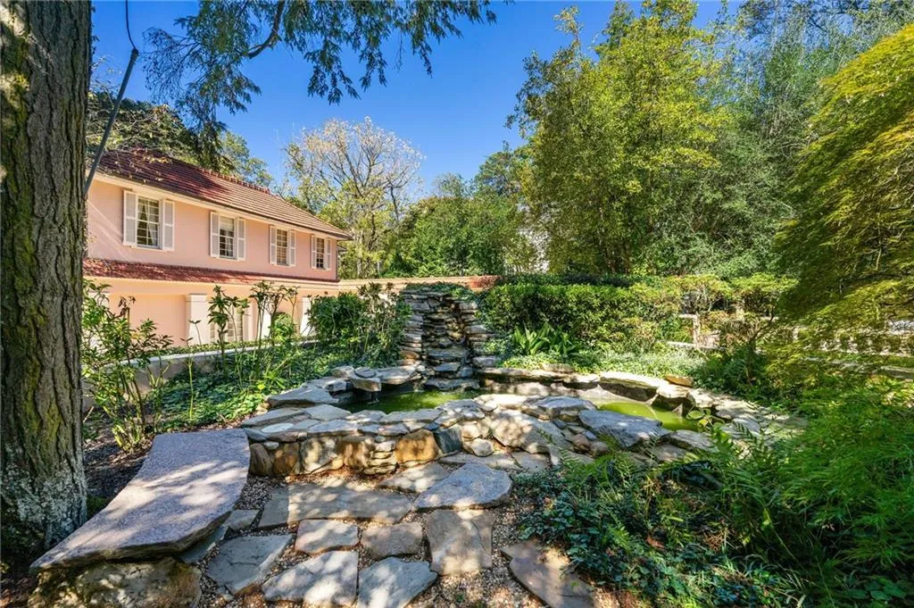 8 W Andrews Drive Nw, Atlanta, Georgia 30305, 5 Bedrooms Bedrooms, ,6 BathroomsBathrooms,Residential,For Sale,8 W Andrews Drive Nw,7553262