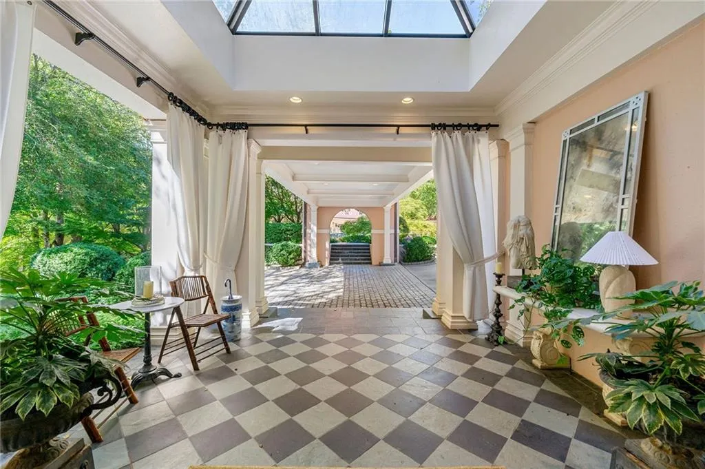 8 W Andrews Drive Nw, Atlanta, Georgia 30305, 5 Bedrooms Bedrooms, ,6 BathroomsBathrooms,Residential,For Sale,8 W Andrews Drive Nw,7553262