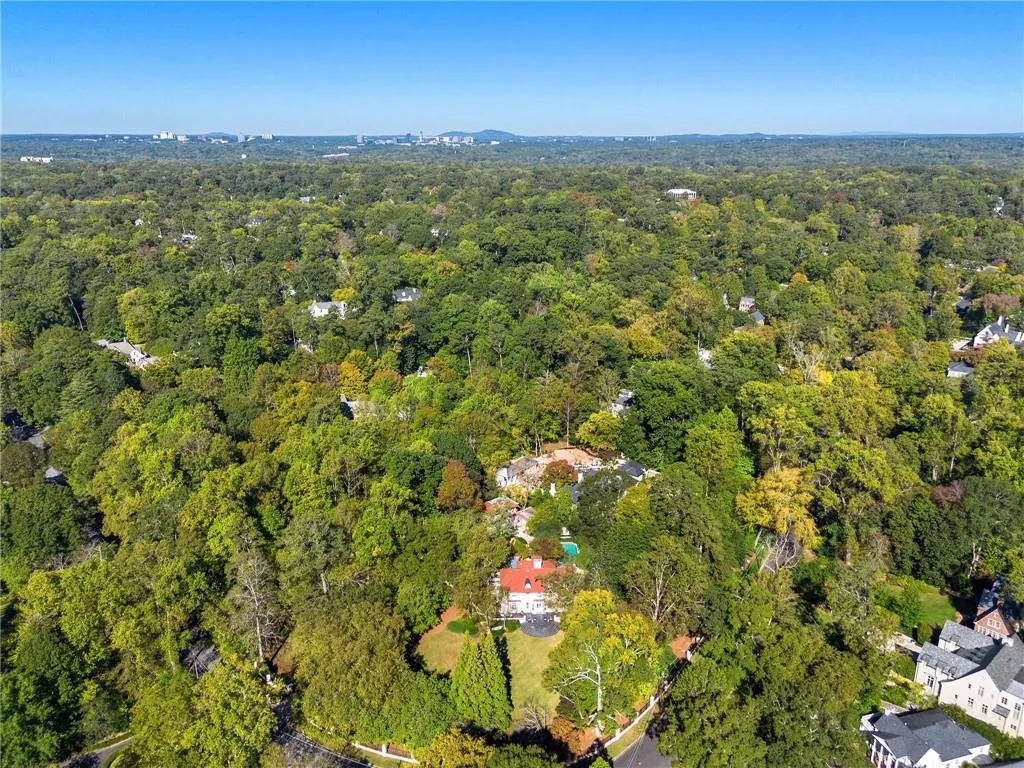 8 W Andrews Drive Nw, Atlanta, Georgia 30305, 5 Bedrooms Bedrooms, ,6 BathroomsBathrooms,Residential,For Sale,8 W Andrews Drive Nw,7553262