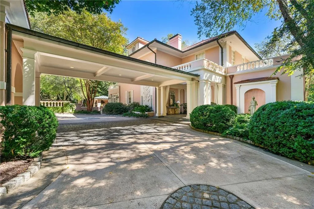 8 W Andrews Drive Nw, Atlanta, Georgia 30305, 5 Bedrooms Bedrooms, ,6 BathroomsBathrooms,Residential,For Sale,8 W Andrews Drive Nw,7553262