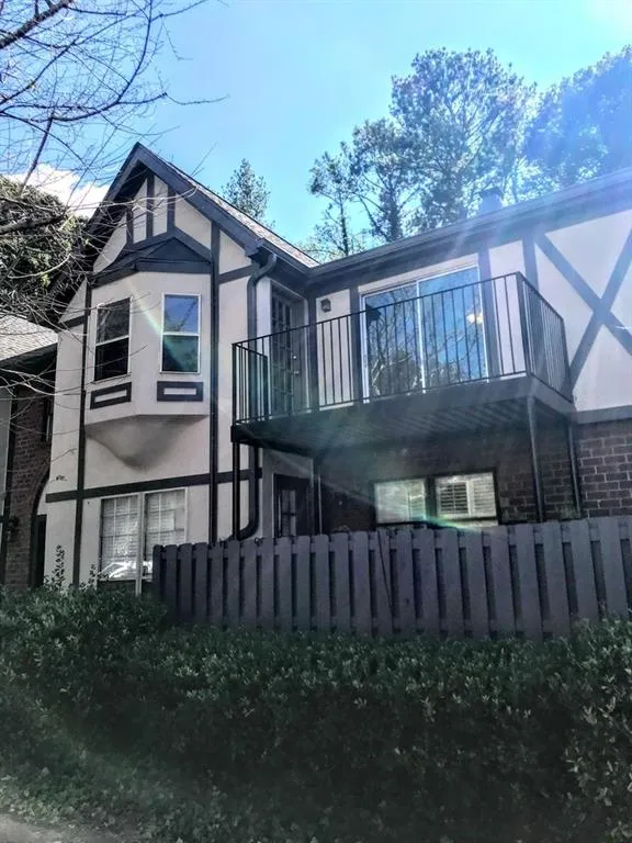 6851 Roswell Road Unit I10, Atlanta, Georgia 30328, 3 Bedrooms Bedrooms, ,2 BathroomsBathrooms,Residential,Sold,6851 Roswell Road Unit I10,6085749