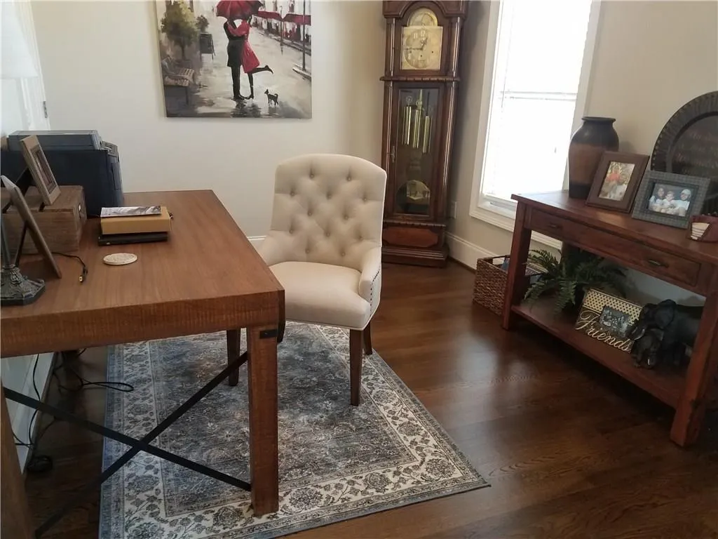 305 Le Gran Bend, Sandy Springs, Georgia 30328, 3 Bedrooms Bedrooms, ,2 BathroomsBathrooms,Residential,Sold,305 Le Gran Bend,5813084