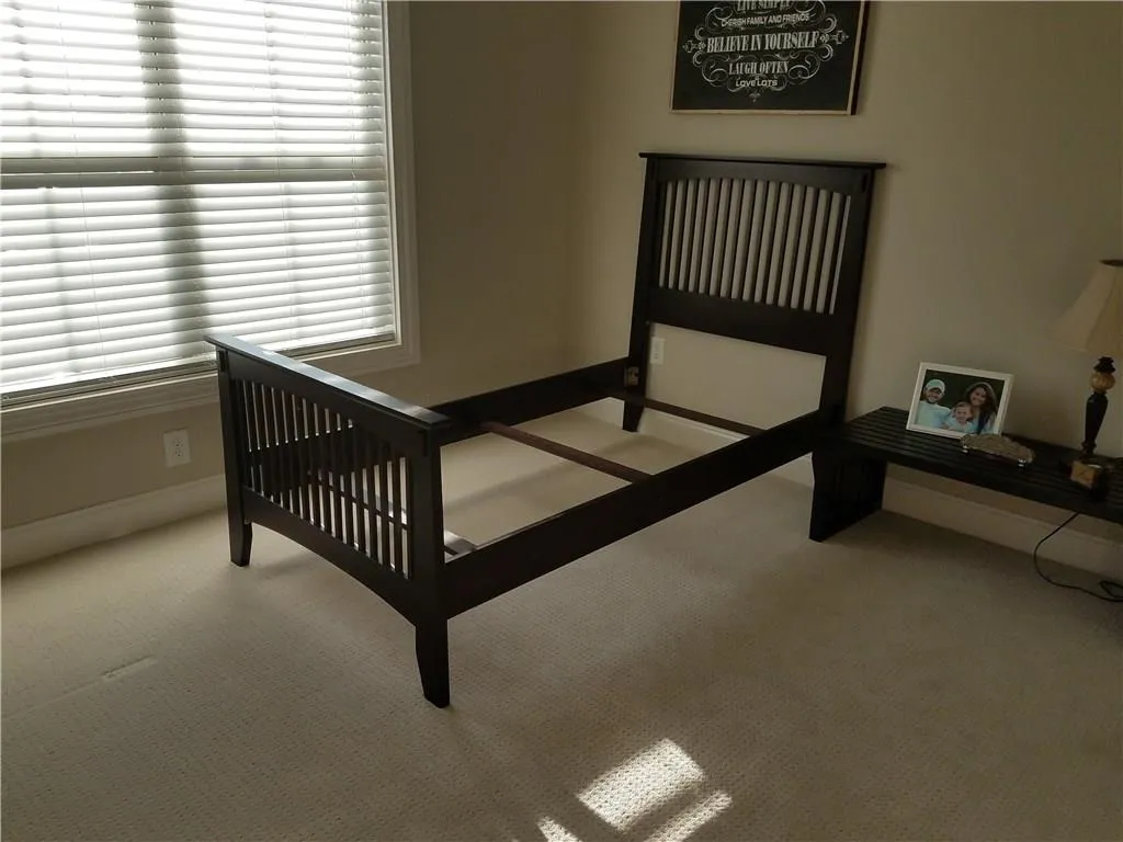 305 Le Gran Bend, Sandy Springs, Georgia 30328, 3 Bedrooms Bedrooms, ,2 BathroomsBathrooms,Residential,Sold,305 Le Gran Bend,5813084