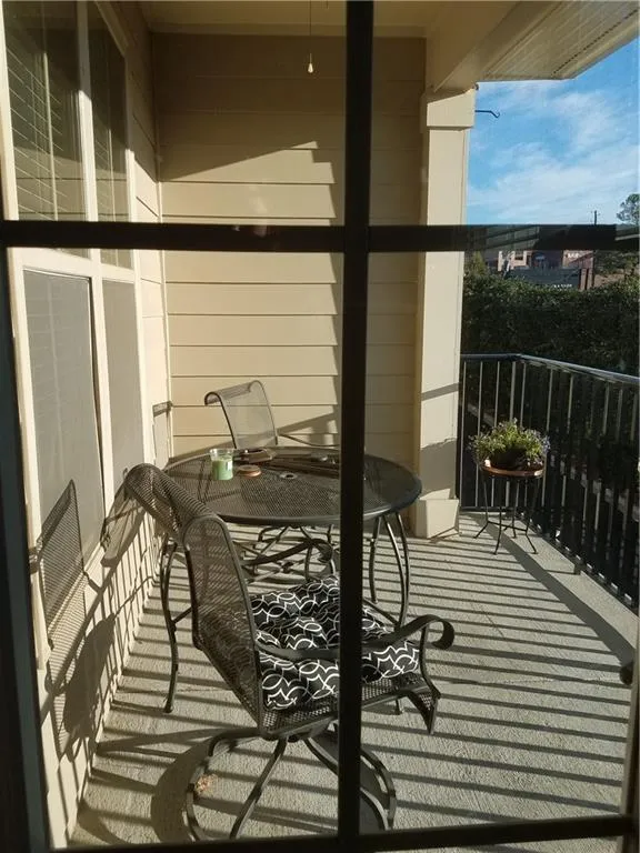 305 Le Gran Bend, Sandy Springs, Georgia 30328, 3 Bedrooms Bedrooms, ,2 BathroomsBathrooms,Residential,Sold,305 Le Gran Bend,5813084