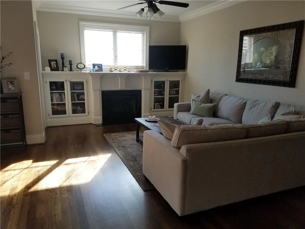 305 Le Gran Bend, Sandy Springs, Georgia 30328, 3 Bedrooms Bedrooms, ,2 BathroomsBathrooms,Residential,Sold,305 Le Gran Bend,5813084