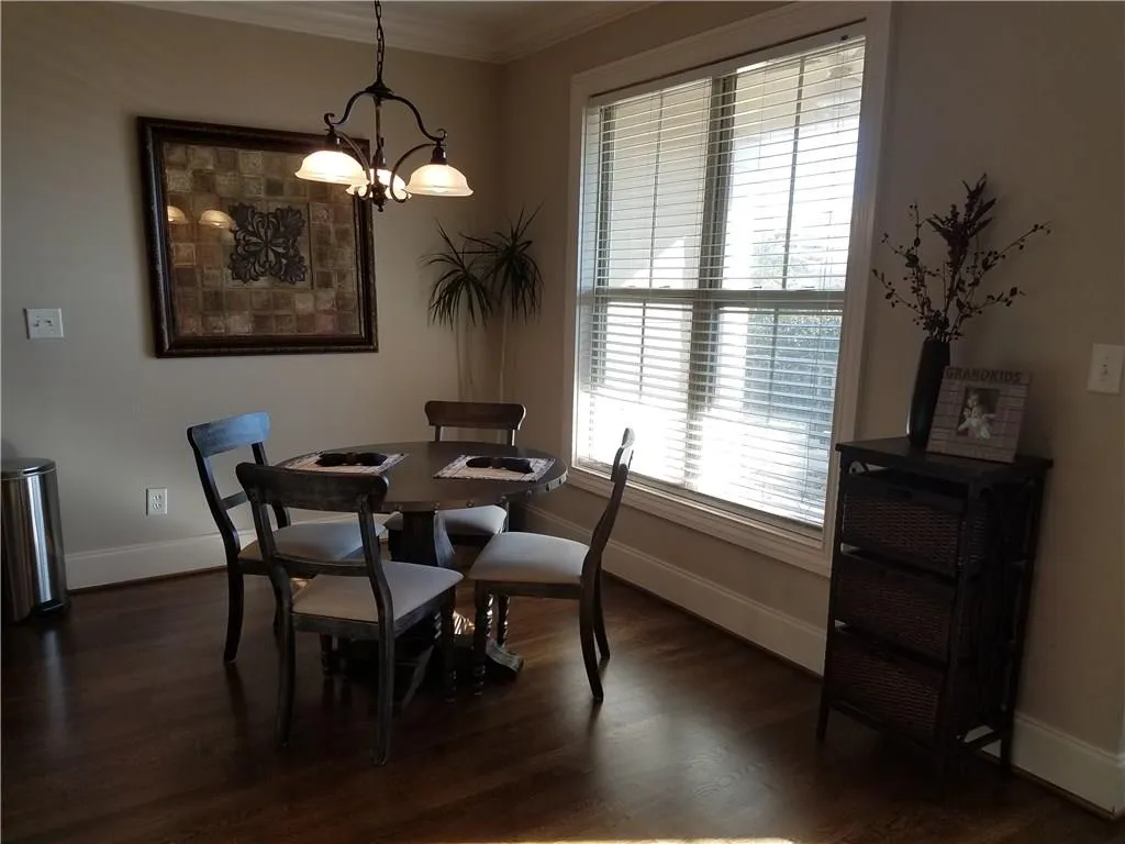 305 Le Gran Bend, Sandy Springs, Georgia 30328, 3 Bedrooms Bedrooms, ,2 BathroomsBathrooms,Residential,Sold,305 Le Gran Bend,5813084