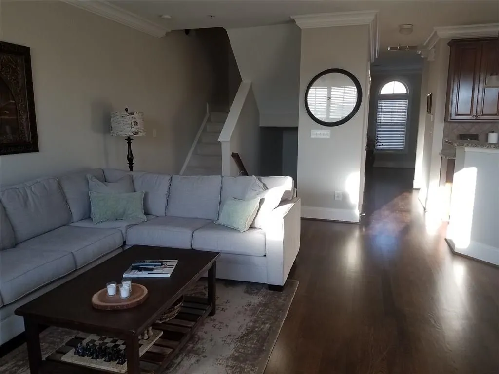 305 Le Gran Bend, Sandy Springs, Georgia 30328, 3 Bedrooms Bedrooms, ,2 BathroomsBathrooms,Residential,Sold,305 Le Gran Bend,5813084